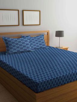 ARRABI - Blue Geometric Handwoven Cotton Double Bedsheet with 2 Pillow Covers