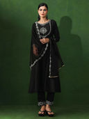 Black color option, Sold out, Currently selected