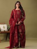 Red color option, Sold out, Currently selected