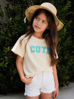 Purple United Kids - Girls Light Yellow Typography T-shirt