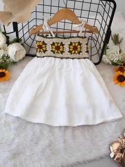 Woonie - White Floral Regular Fit Dress