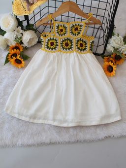 Woonie - White Solid Regular Fit Dress