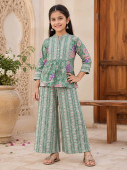 AWW HUNNIE - Green Cotton 3/4 Sleeves Ethnic Kurti With Palazzo
