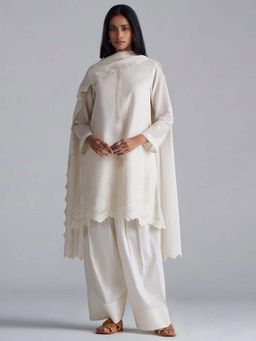 Ganga Fashions - Off-White Mul-Chanderi Embroidered Kurta Set