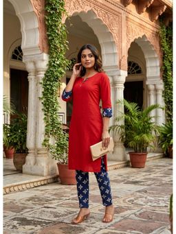 DECKEDUP - Red-Blue Round Neck Kurta Set