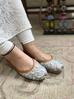 Desi Colour - Grey Mini Mirror Embellished Juttis