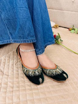 Desi Colour - Velvet Green Juttis