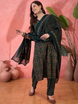Rangdeep - Women Green V-Neck Kurta With Pant & Dupatta