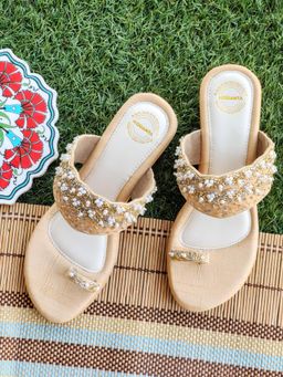 Modanta - Beige Scallop Wedges