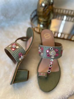 Modanta - Green Mirror Kohlapuris