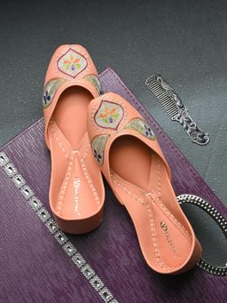 Valentino - Women Peach Juttis