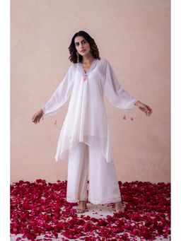 LABEL NAARITI - Ivory Embroidered Farah Kurta with Slip and Palazzo (Set of 3)