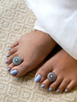 Teejh - Tashika Silver Oxidised Toe Rings for Women