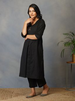 Akiso - Black Straight Kurta With Ajrak Applique Work Set With Pants (set Of 2) (Set of 2)