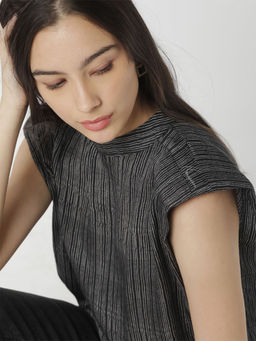 RAREISM - Black Solid Plain Top
