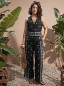 Black color option, Sold out, Currently selected