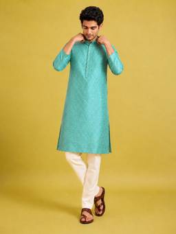 Vastramay - Men Green Knee Length Kurta with Pyjama