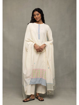 Sutra Art of Clothing - Women's Off White Jamdani Kurta And Pant With Dupatta