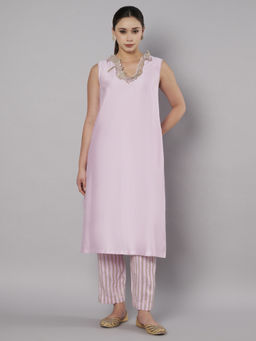 DOUX AMOUR - Open Bloom Pink Embroidered Kurta With Pant