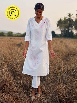 Okhai - 'Snow White' Pure Cotton Kurta And Pant (Set of 2)