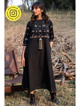 Okhai - Caviar' Hand Embroidered Pure Cotton Dress