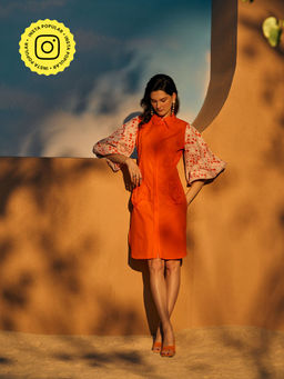 STTAVOSS - Syrah Knee Length Dress