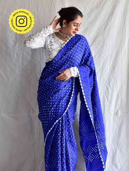 Sundarii - Neela Ambar Tie And Dye Bandhani Printed Saree with Unstitched Blouse