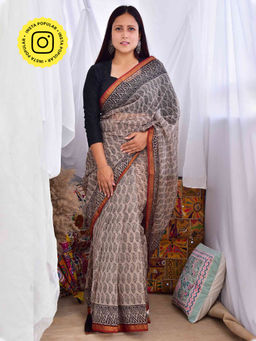 Sundarii - Khwaab Dabu Kota Doria Block Printed Saree with Unstitched Blouse
