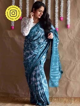 Sundarii - Garaj - Shibori Mul Teal Saree with Unstitched Blouse