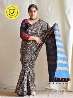Sundarii - Black Printed Saree with Unstitched Blouse