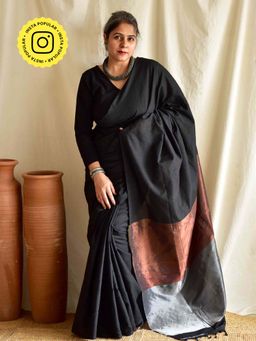 Sundarii - Black Nirvaah Dual Shaded Cotton Saree with Unstitched Blouse