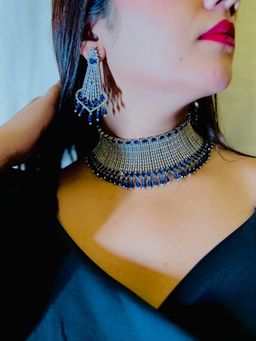Tussya by Shreya - Princess Choker