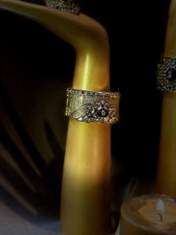 Tussya by Shreya - Virasat Glory Gold Kada