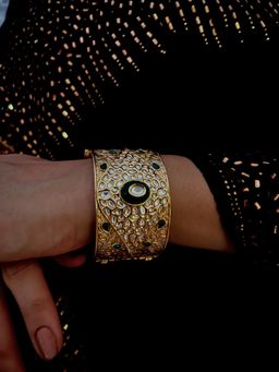 Tussya by Shreya - Shazra Cushion-Cut Kada