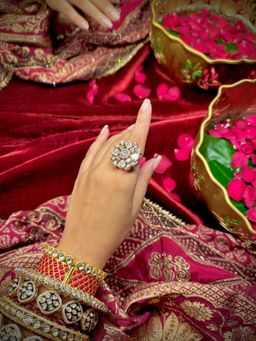 Tussya by Shreya - Suhana - White Gold