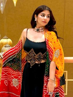 Tussya by Shreya - Zargul Choker Set