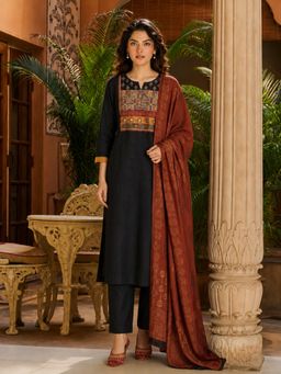 Gahan - Womens Black Rayon Blend Solid Straight Kurta and Pant with Dupatta