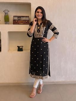 Gahan - Womens Black Rayon Blend Embroidered Straight Kurta