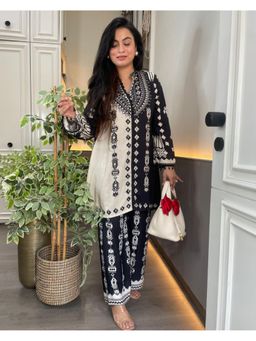 Gahan - Womens Black Rayon Blend Printed Straight Kurta with Palazzo