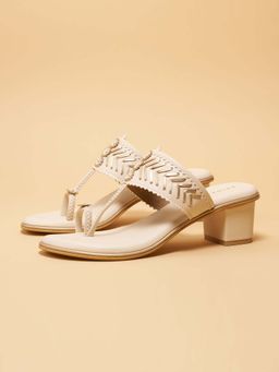 ERIDANI - Vaani Off White Kolhapuri Heels