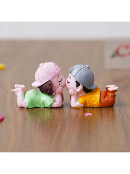 eCraftIndia - Cute kissing couple Decorative - Valentine's Day Gifts Multi-Color