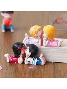 eCraftIndia - Set of 2 Romantic Kissing Couple Statues Decorative Multi-Color