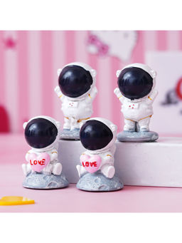 eCraftIndia - 4 Astronaut Statues Spaceman Figurines Holding Love Heart Multi-Color