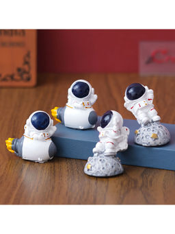 eCraftIndia - Set of 4 Astronaut Statues Spaceman Figurines Decorative Multi-Color