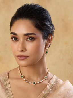 Indinoor - Gold Kundan Short Necklace Set