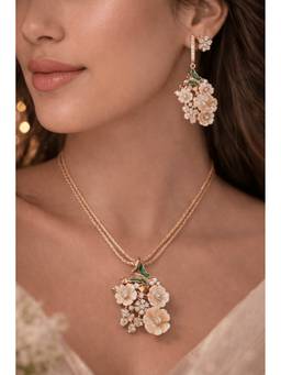 Silvpop Jewels - Golden Bloom Floral Gold Plated White Pendant with Earrings