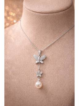 Silvpop Jewels - Pearl Butterfly White Pendant
