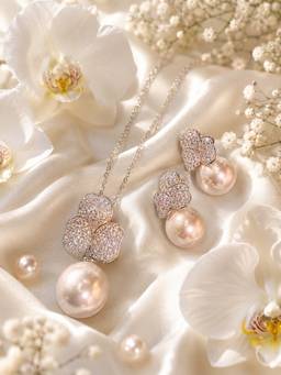 Silvpop Jewels - Rose Clover Pearl Gold Plated White Pendant With Earrings