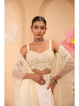 ONE KNOT ONE - Ivory Embroidered Blouse