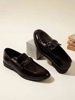 Mochi - Men Wine Polished Loafers